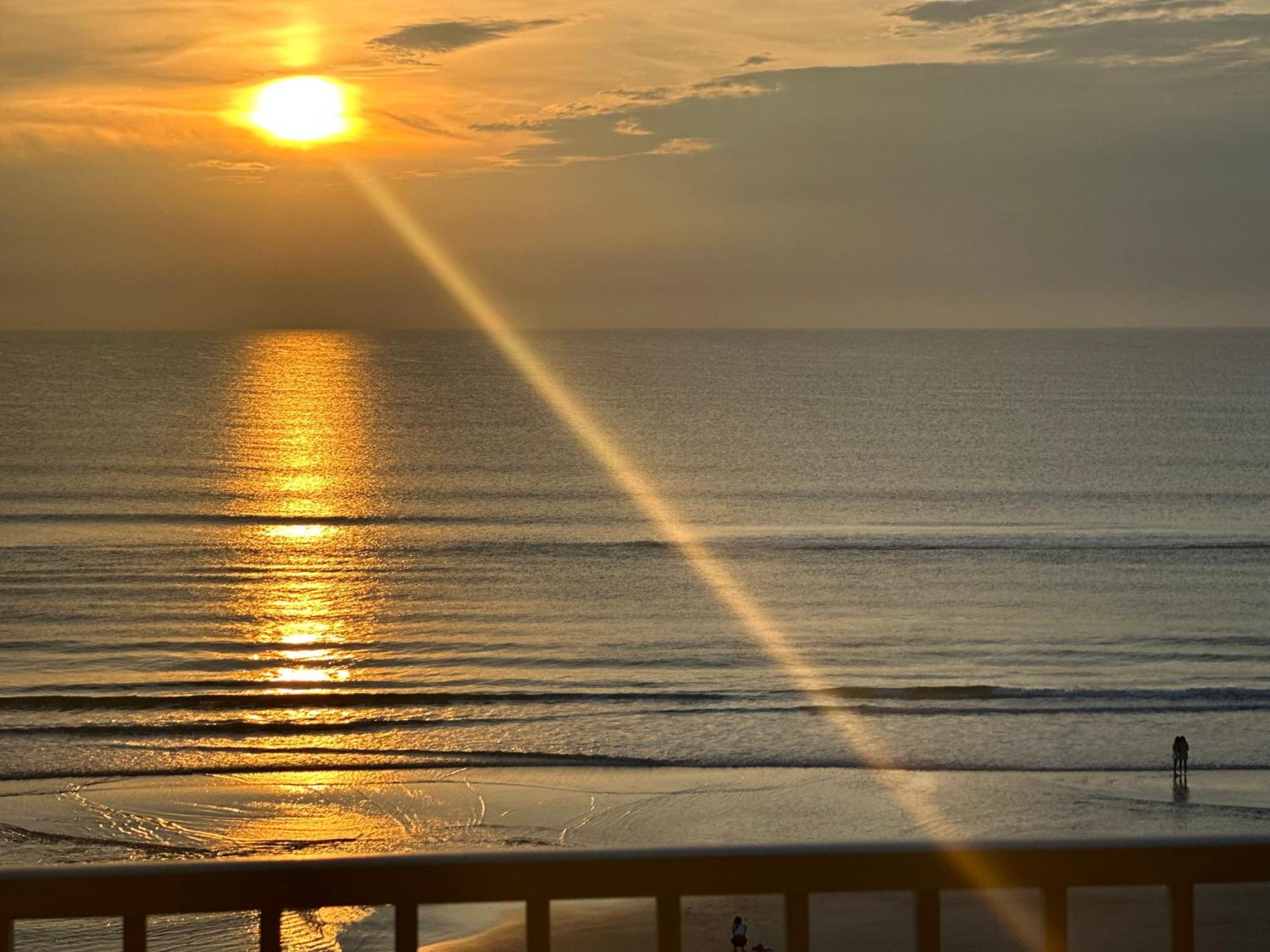 Oceanfront Oasis Aparthotel Daytona Beach Eksteriør bilde